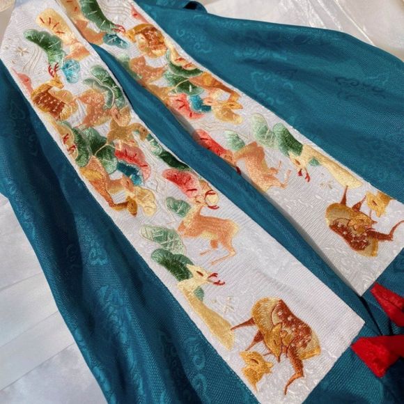 Goddess of the Forest Hanfu Gown - Picture 4 of 12